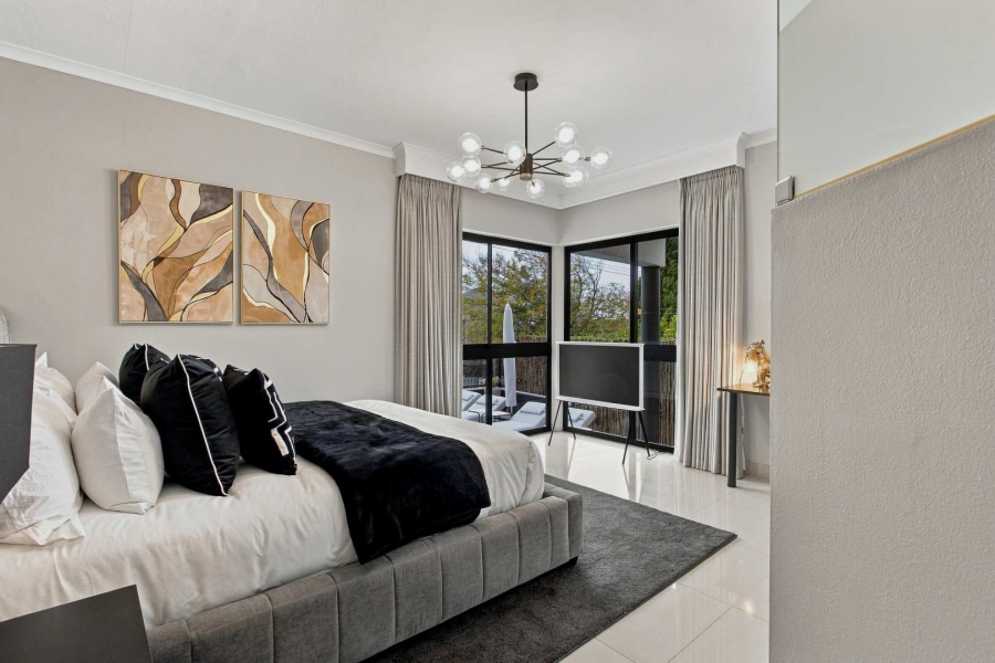 7 Bedroom Property for Sale in Oranjezicht Western Cape